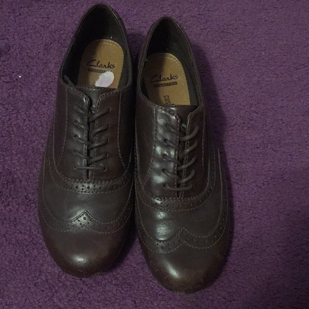 Oxford women’s dress shoes.